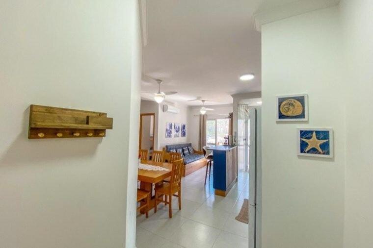 Vista Apartments: Beachside Retreat With Rooftop Pool
