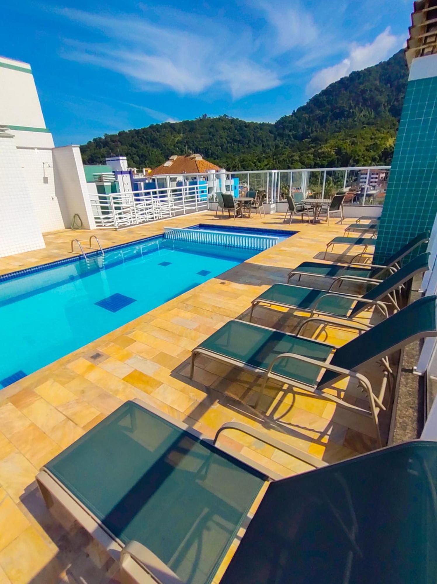 Vista Apartments: Beachside Retreat With Rooftop Pool * Ubatuba