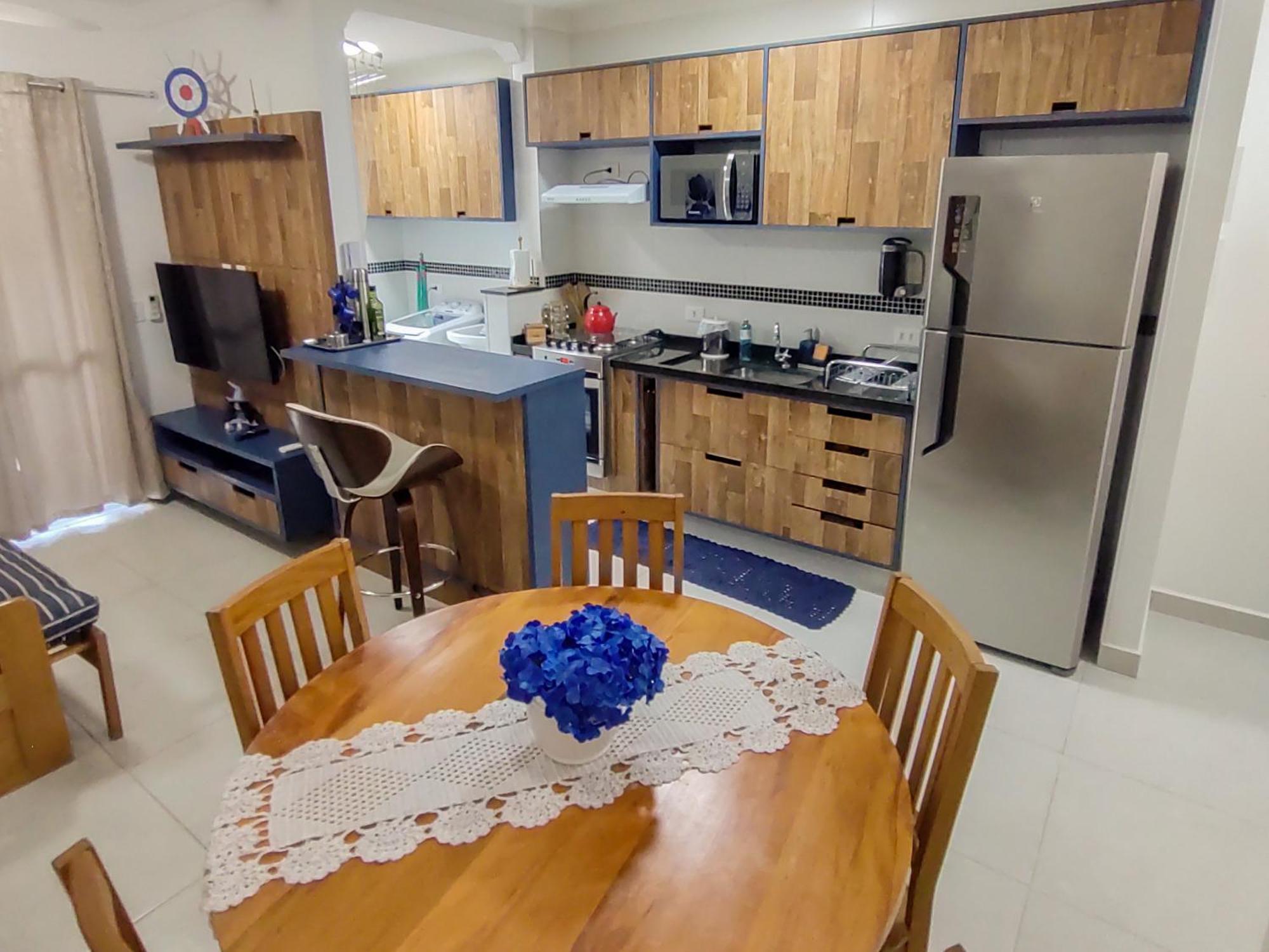 Vista Apartments: Beachside Retreat With Rooftop Pool Apartamento *