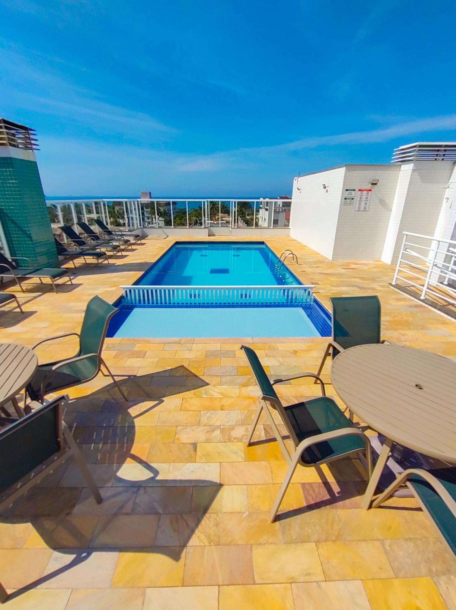 Apartamento Vista Apartments: Beachside Retreat With Rooftop Pool *