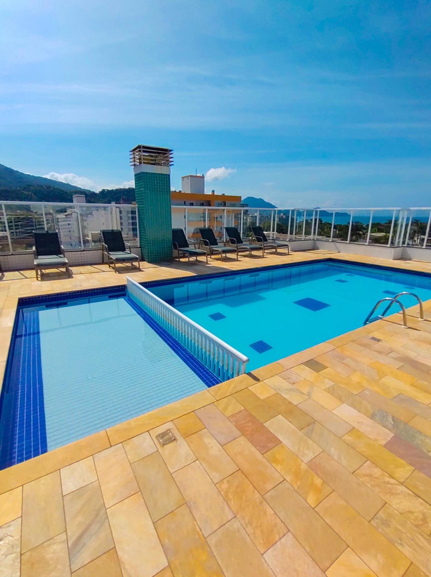 Apartamento Vista Apartments: Beachside Retreat With Rooftop Pool Ubatuba