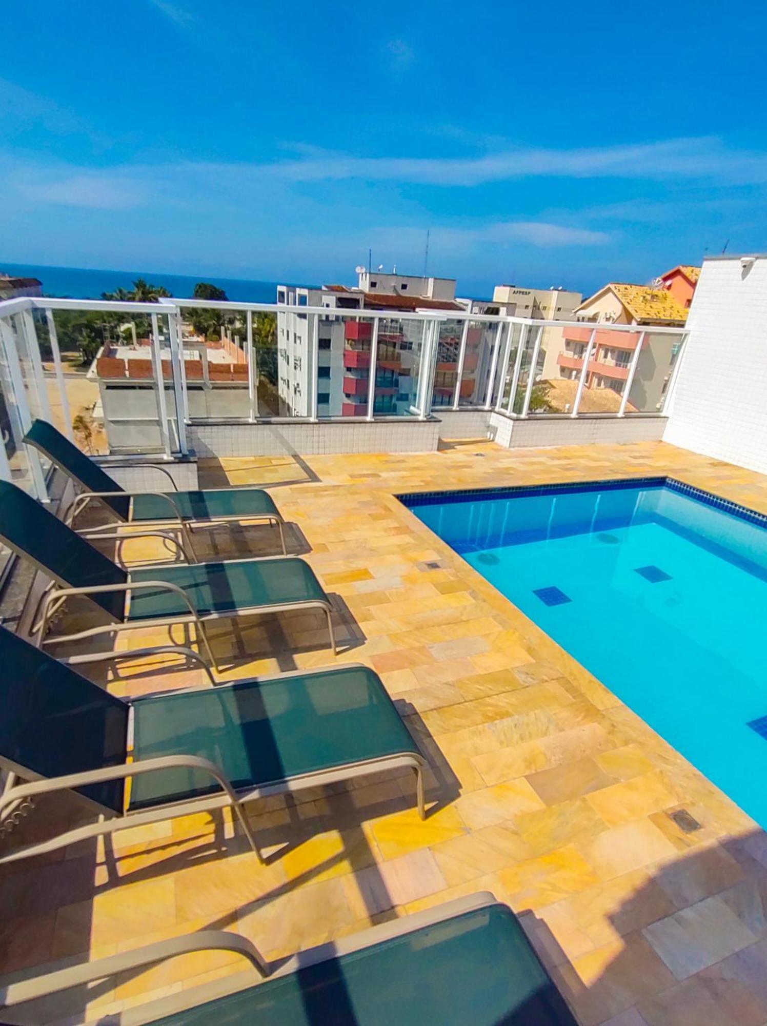 Vista Apartments: Beachside Retreat With Rooftop Pool Apartamento Ubatuba
