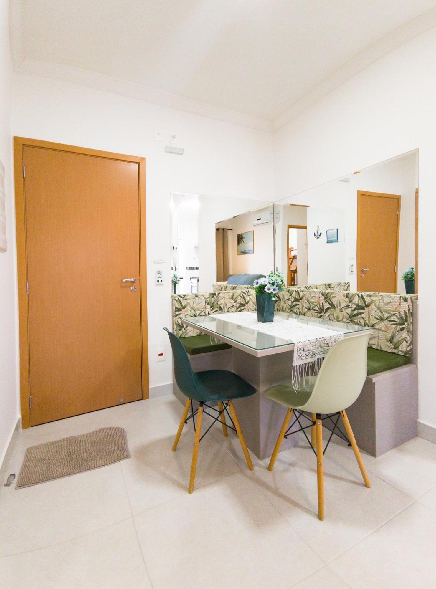 Vista Apartments: Beachside Retreat With Rooftop Pool Apartamento